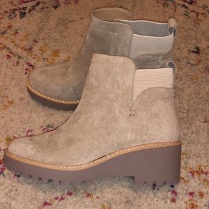 NWOB Dolce Vita Booties